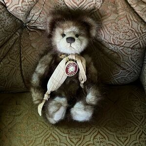 Charlie Bears adorable Theo 13”. CB094083 exclus designed by Isabelle Lee.
